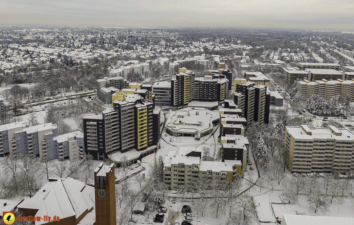 04.12.2021 - Karl-Marx-Ring und Marx-Zentrum in Neuperlach